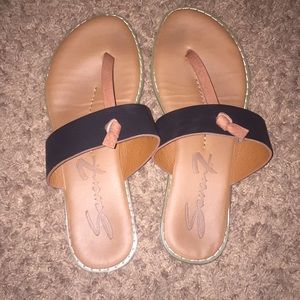 Super cute women’s sandals